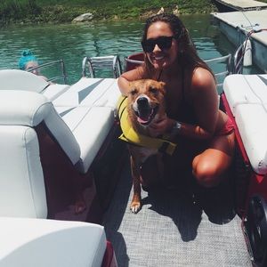 Meet your Posher, Emily